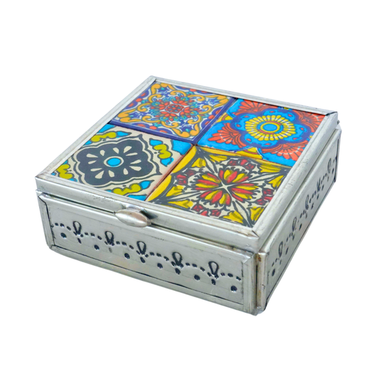 Caja de azulejos | Chica