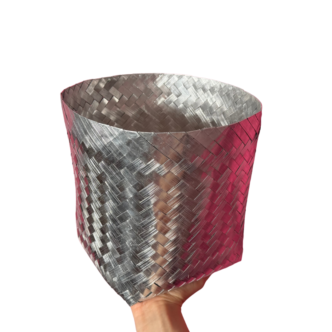 Cesto de aluminio tejido