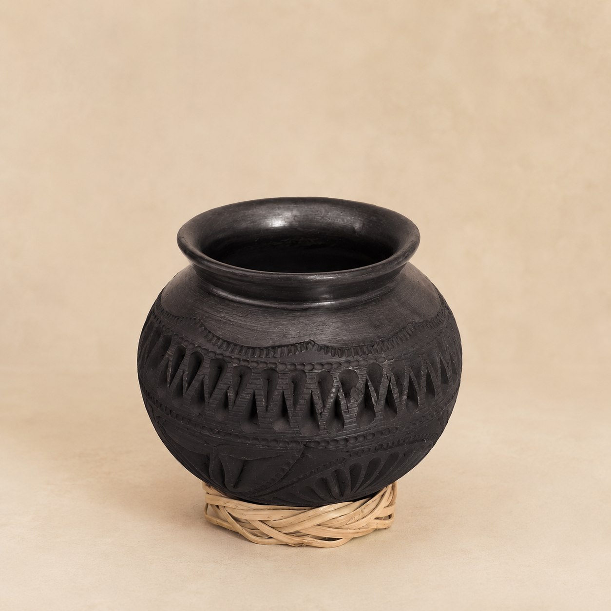 Cantarito de barro negro